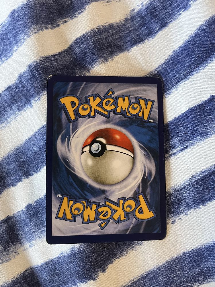 Carta Pokémon Butterfree V