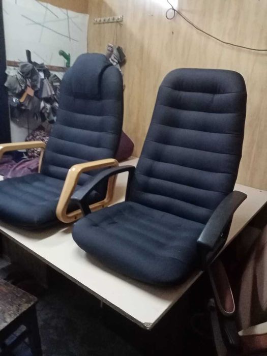 офисные кресла в хороших материалах