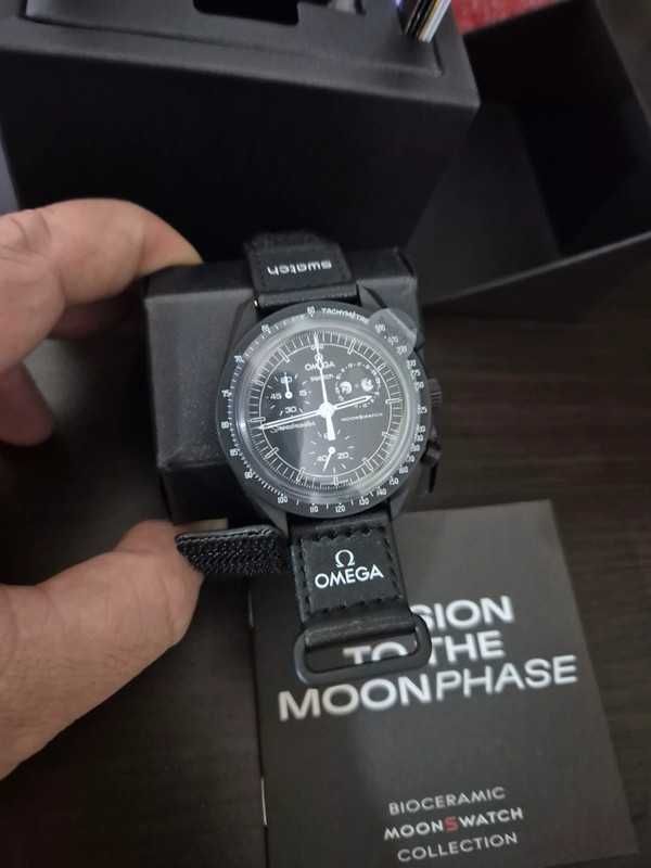Omega x Swatch SO33B700 Snoopy Baltic Wave Sync