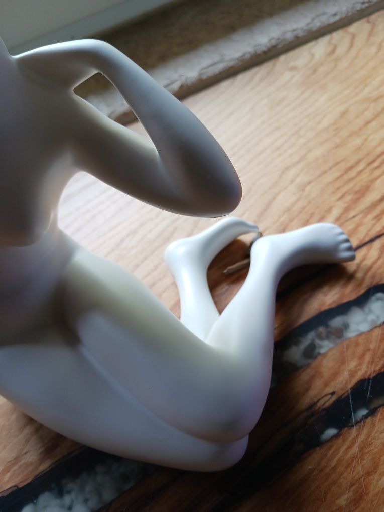 Goebel akt kobiecy figurka porcelana biskwitowa