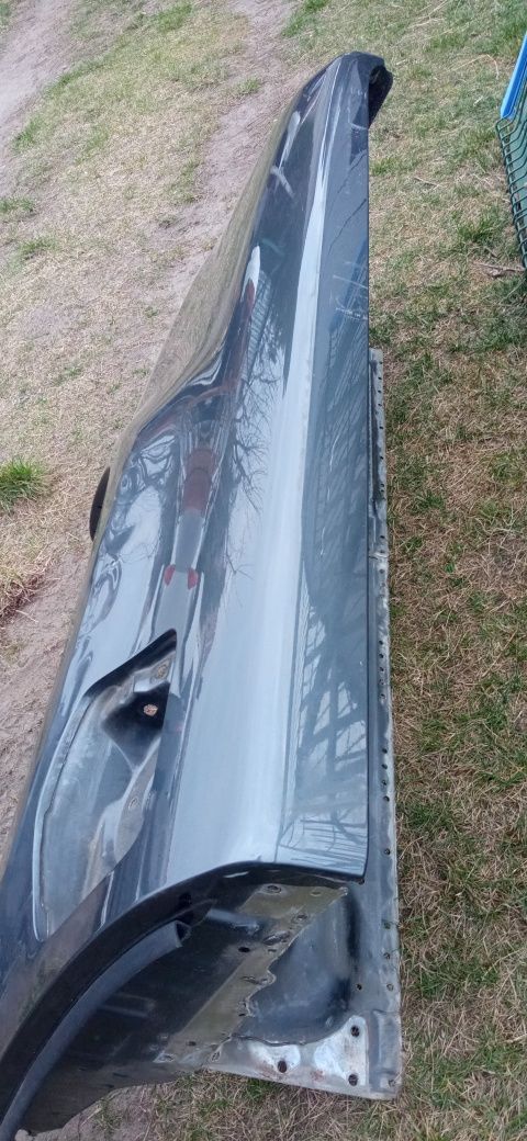 Mercedes pikap klasa x błotnik tylny prawy