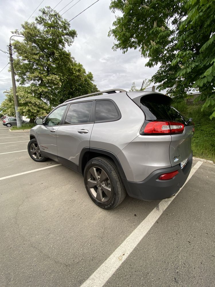 Jeep cherokee 4x4 2.4 ювілейна модель