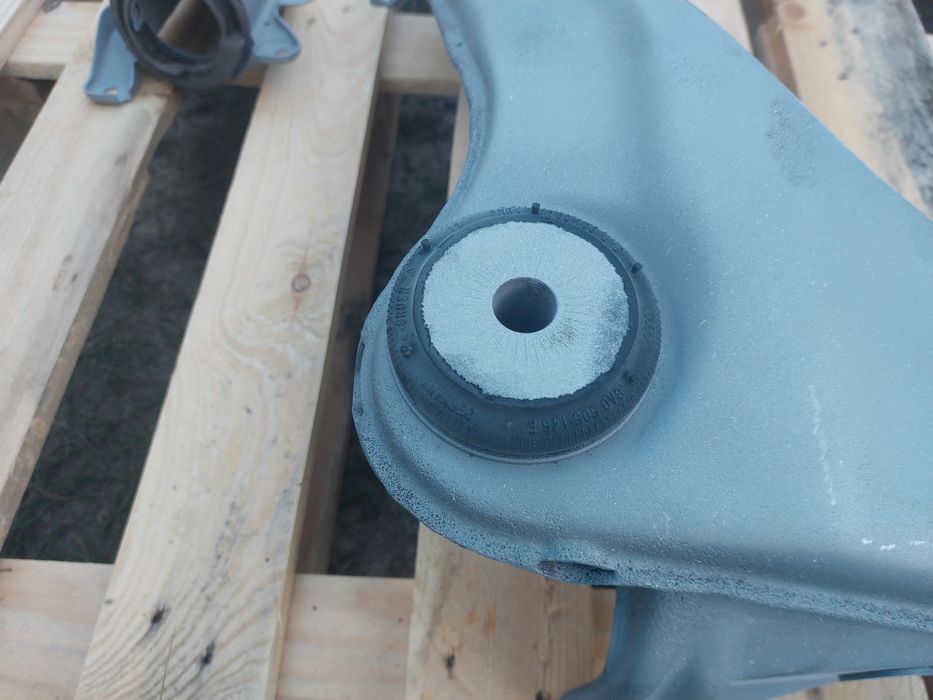 Sanki Kołyska Trawers Belka Wózek Audi a4 s4 b5 Wahacze Zawieszenie