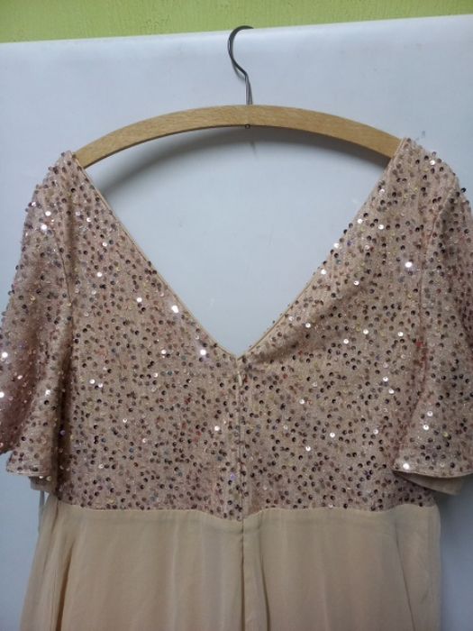 Довга нарчдна весірня сукня великого розміру