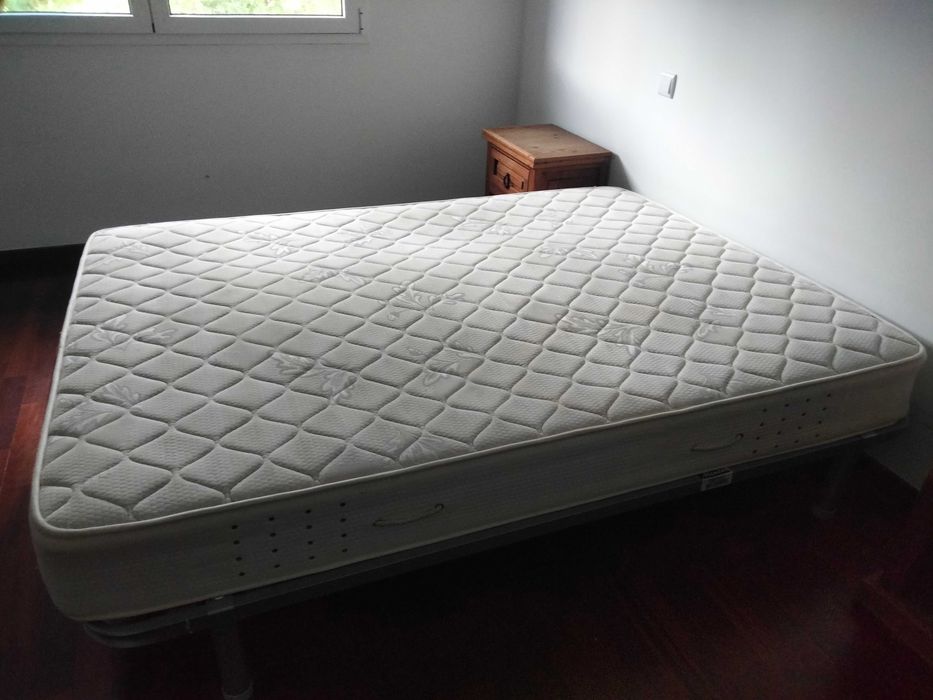 Vendo quarto casal