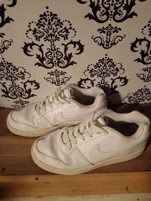 Białe buty damskie Nike rozmiar 38
