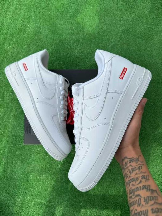 Buty meskie Mokasyny Nike_Air_Force_1_Low_Supreme_White R.38.5