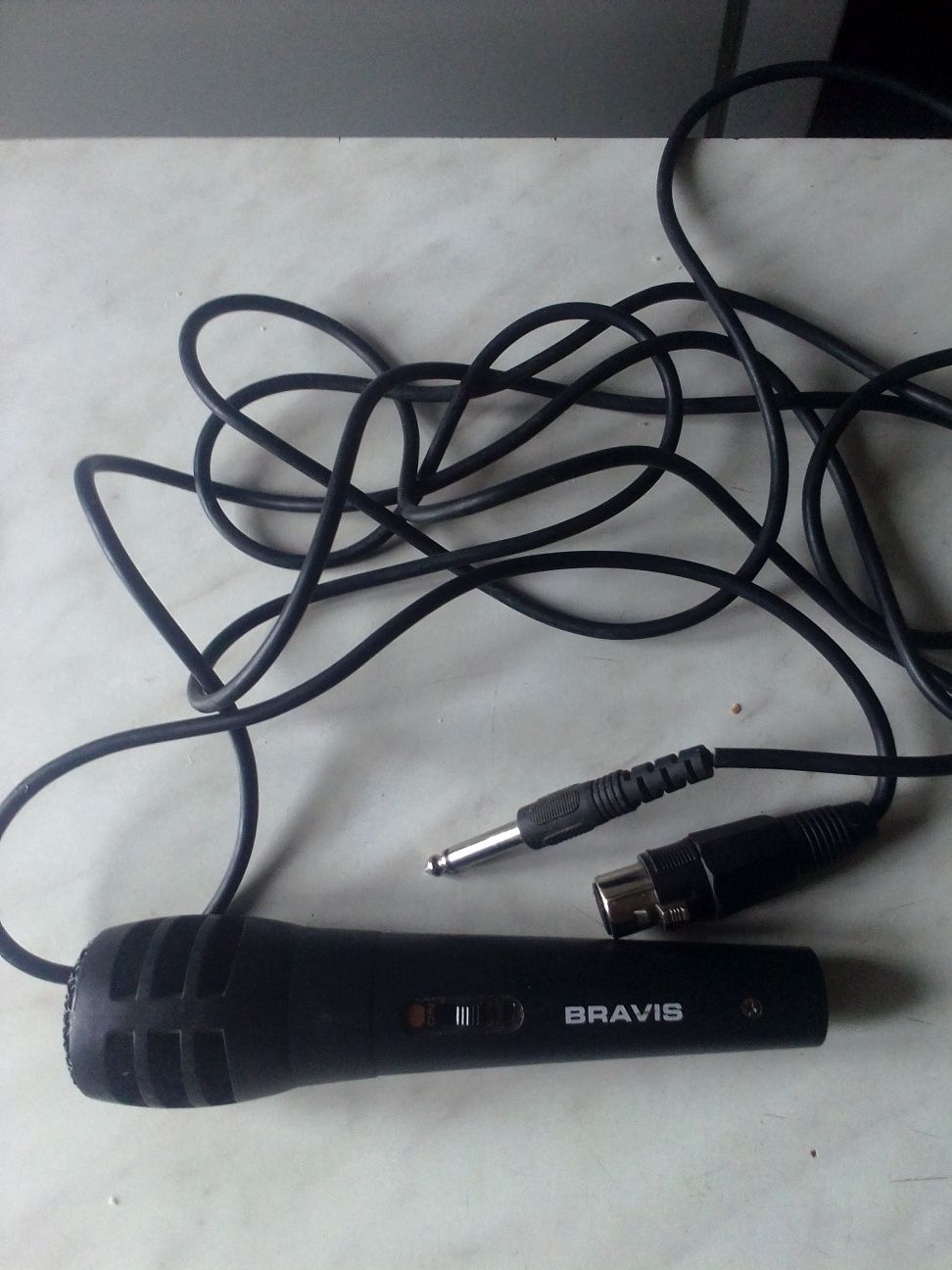 BRAVIS мікрофон зі шуром3м.б/у стан роботи невідомий ц.300гр.