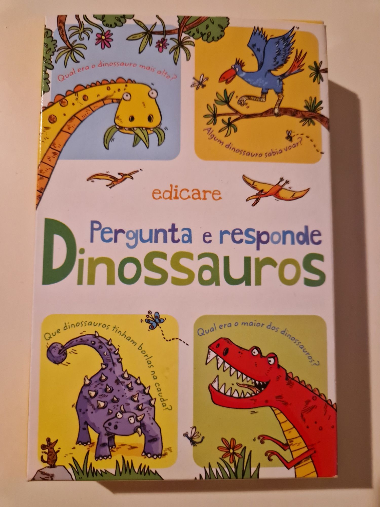 Jogo Pergunta e responde Dinossauros EDICARE