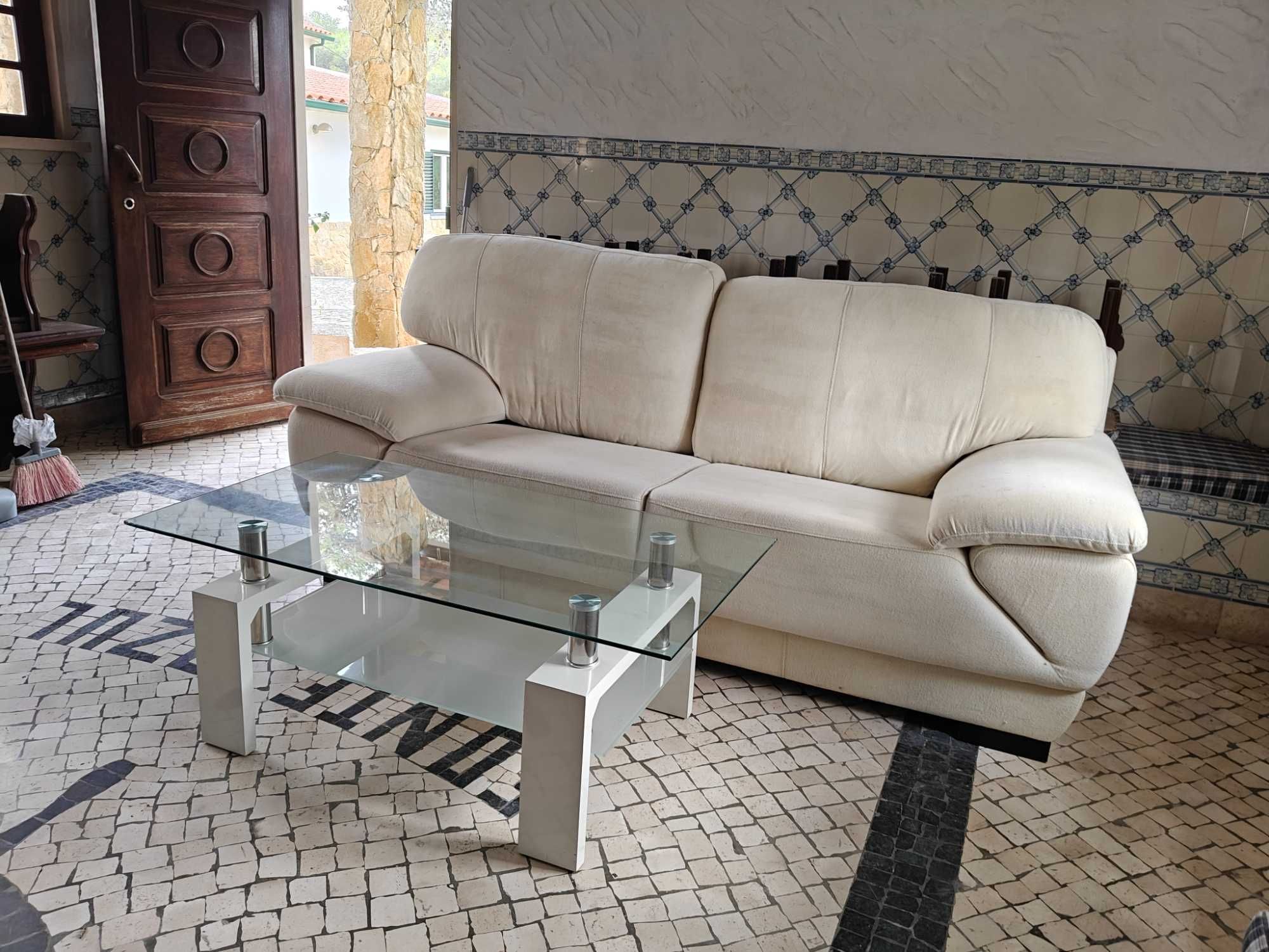 vender um sofá e uma mesa