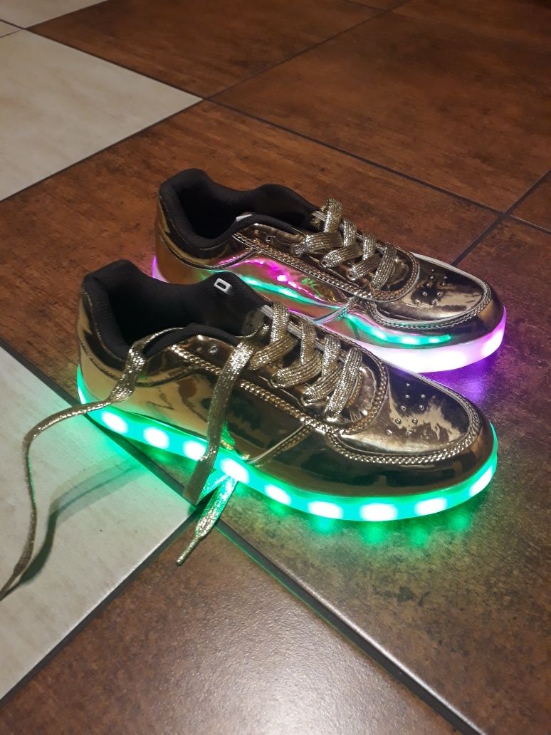 Buty świecące led podeszwa świecące podeszwy roz 40 Shuffle