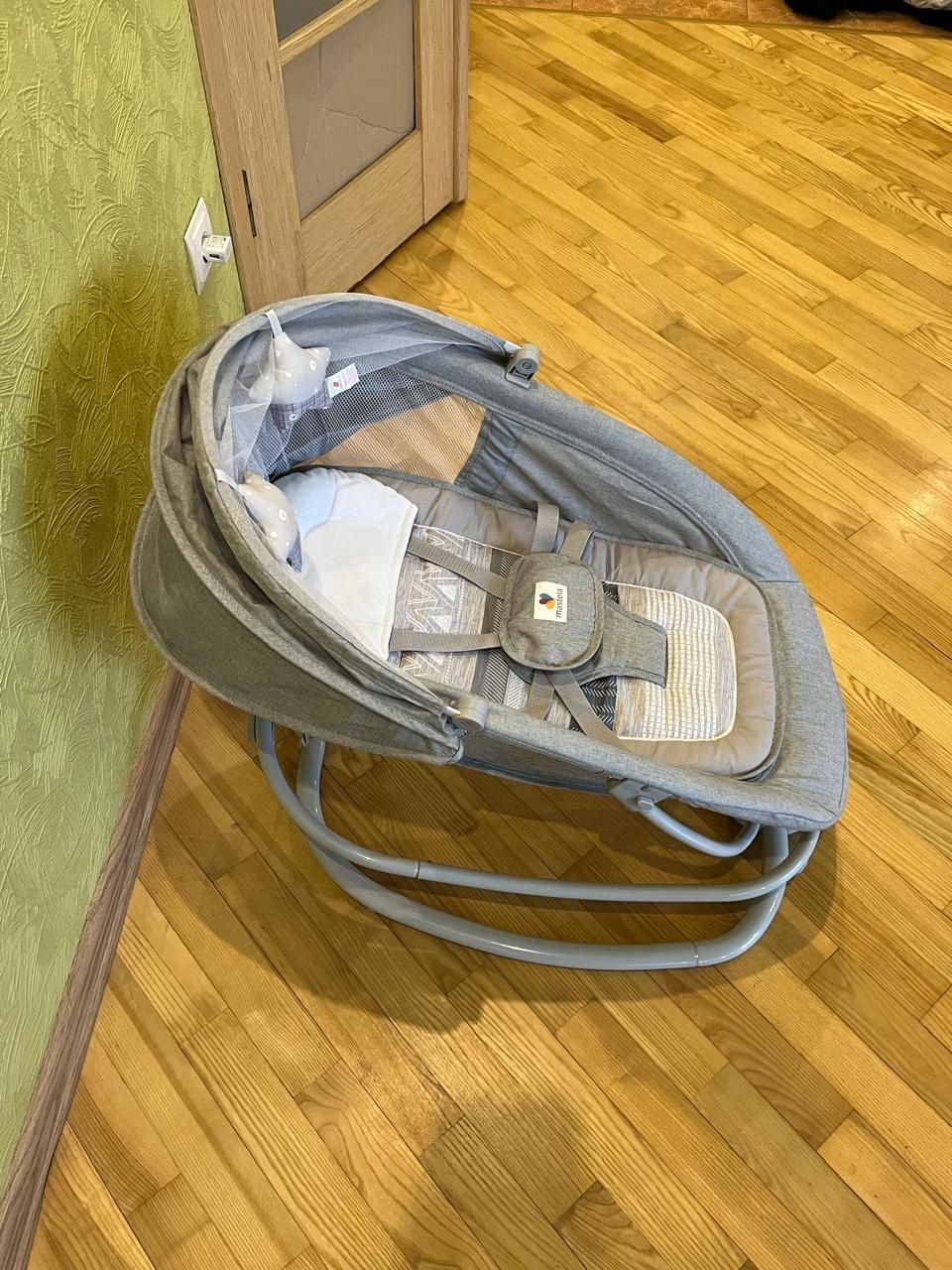 Заколисуючий колисальний центр шезлонг гойдалка для новонародженого