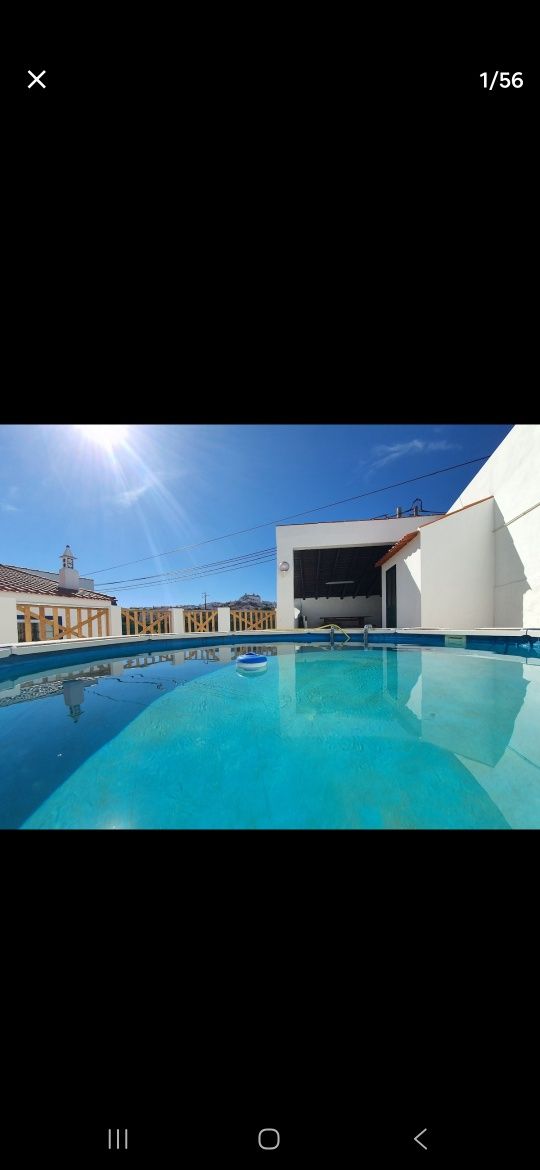 Moradia com piscina totalmente equipada