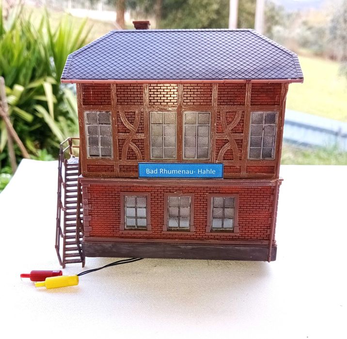 FALLER 120121, Casa do agulheiro com iluminação