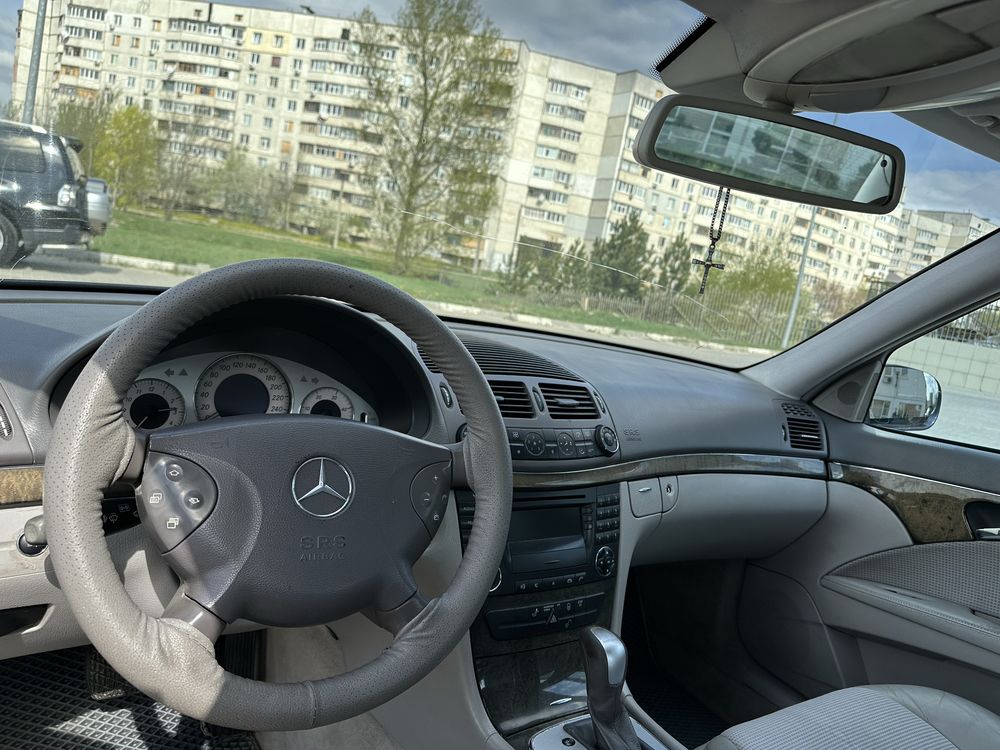 Mercedes-Benz W211 E220 CDI