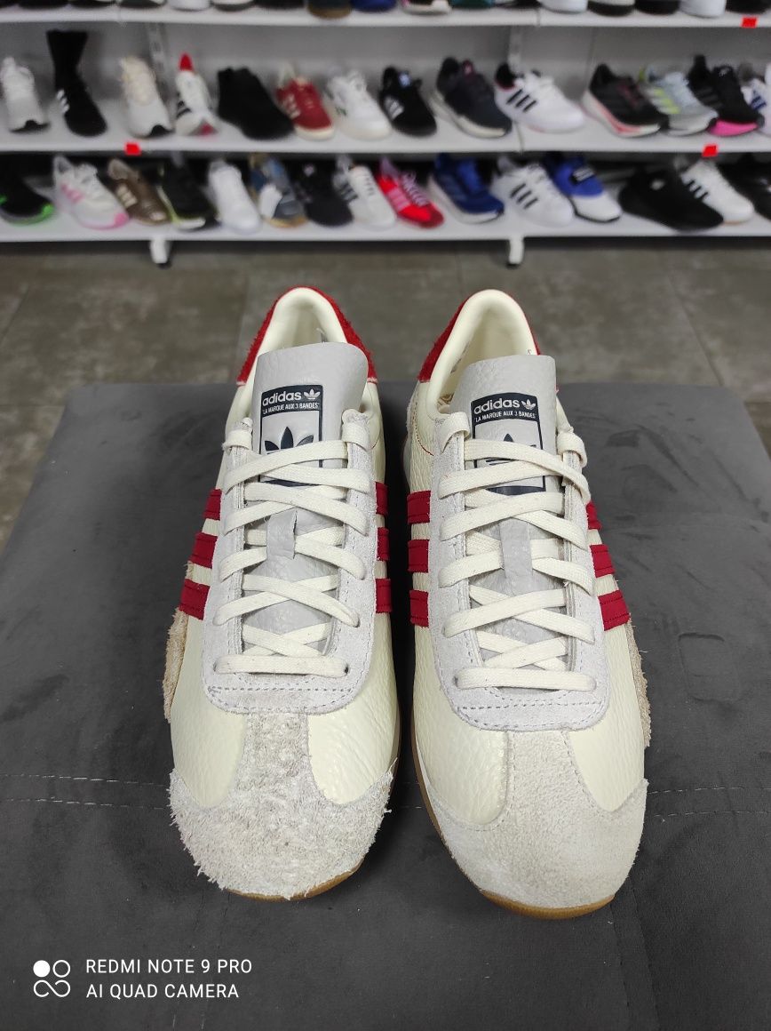 ОРИГІНАЛ 100% Кросівки Adidas Country OG Off White Scarlet Men's - JI2