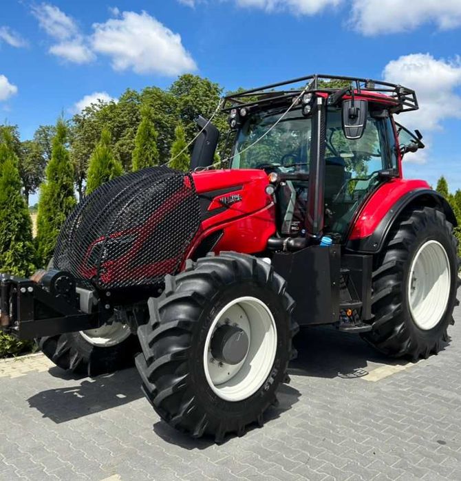 Ciągnik Valtra T144 HiTech