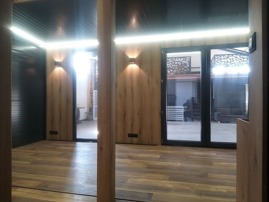 Domek biuro całoroczny solidny na grubej ramie gotowy do przewiezienia