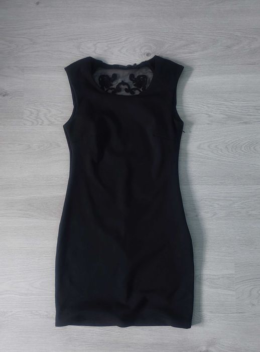 S sukienka mała czarna z koronką dopasowana damska