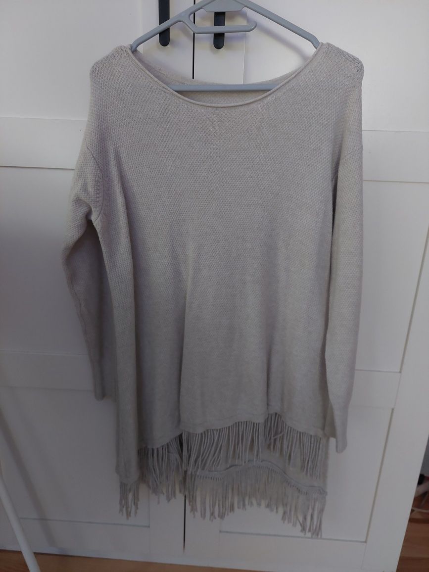 Swerek z frędzlami oversize