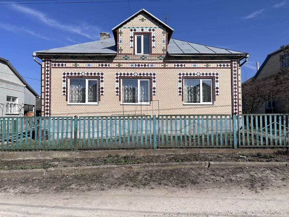 Продається будинок м. Волочиськ, вул. Олени Пчілки 14