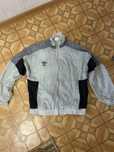 Продам вітровку Umbro