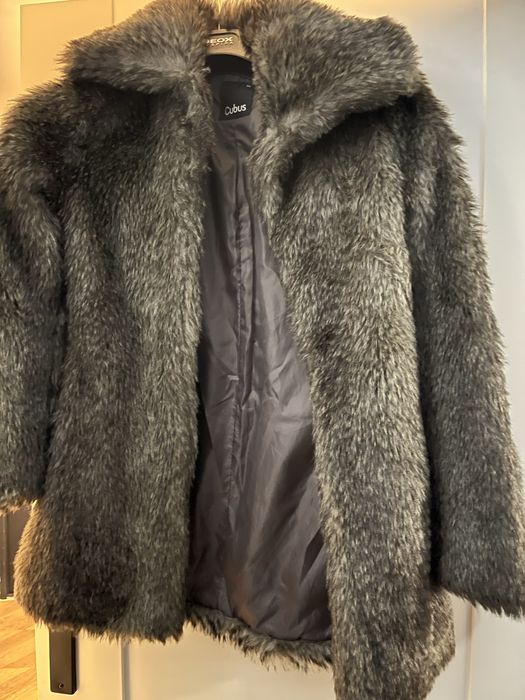 Sprzedam caly karton kurtek w bardzo dobrym stanie