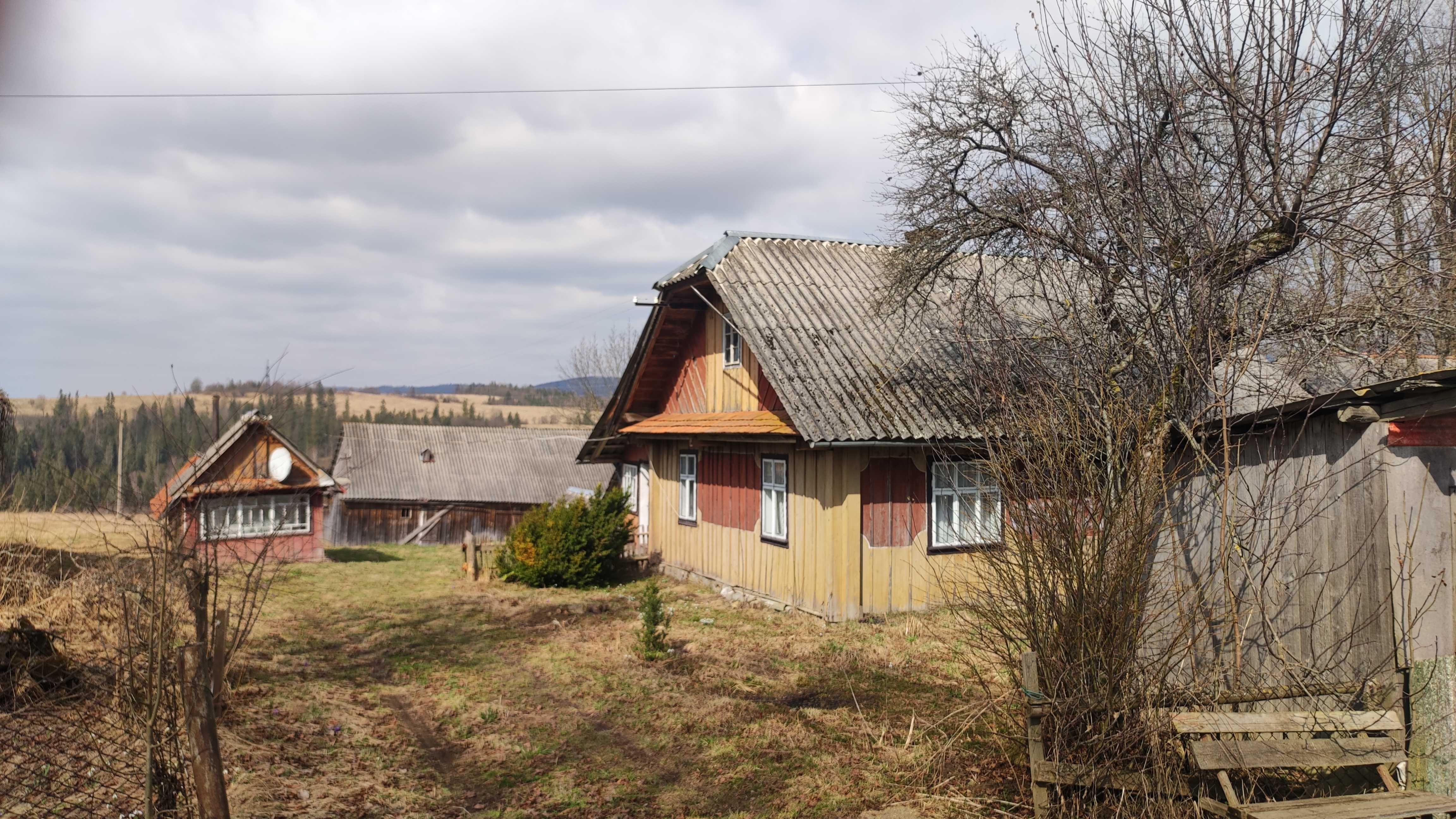 Земельна ділянка зі старою хатою недалеко від ГК "Плай"