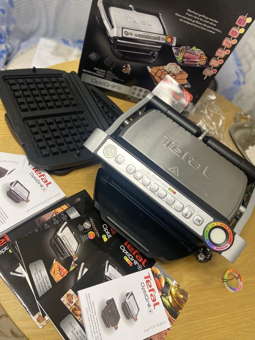 Гриль-барбекю електричний Tefal OptiGrill+ GC716D12