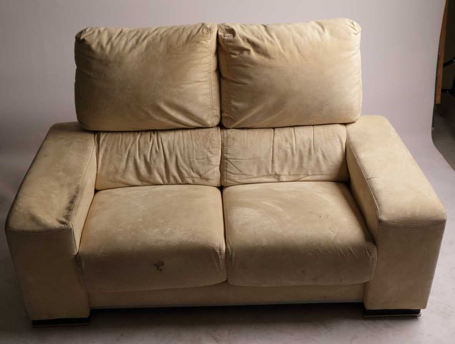 Sofá de 2 lugares Camurça Bege - Qtd. 1 Und.