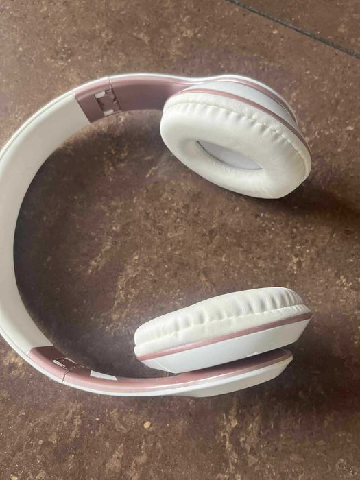 Słuchawki nauszne składane bezprzewodowe Wireless 6S białe