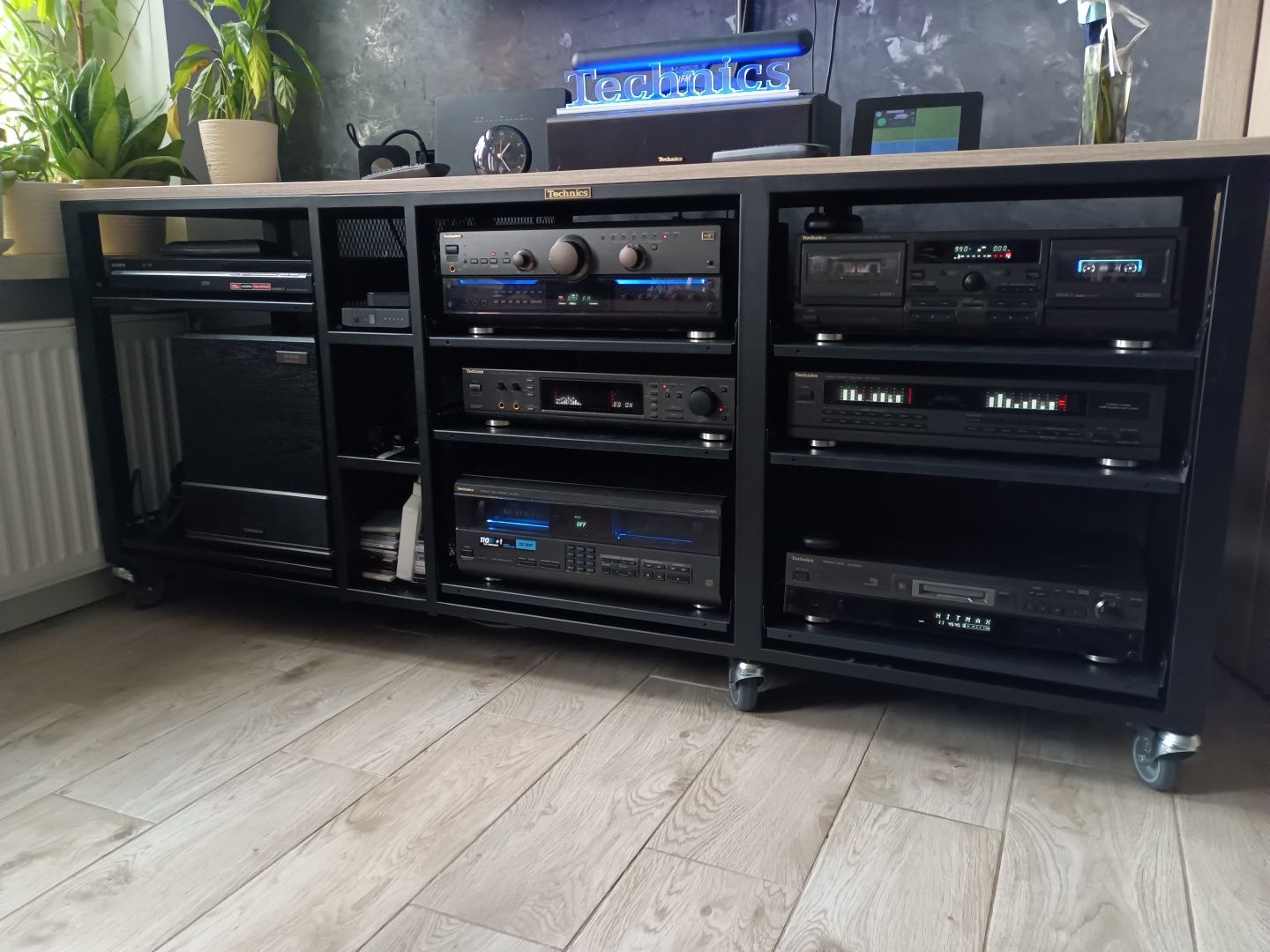 Szafka Rtv audio stolik HiFi z regulowanymi półkami pod sprzęt