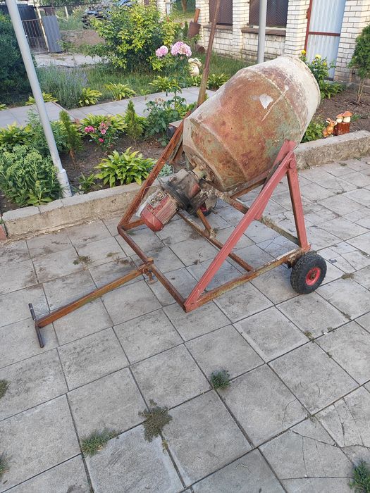 Продам бетономішалку редукторний бетонозмішувач 380В
