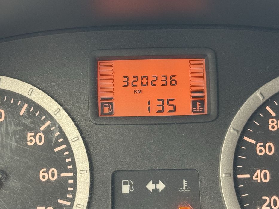 Продаю дачу логан 7 мест  дизель 1.5 к9к 2008 года