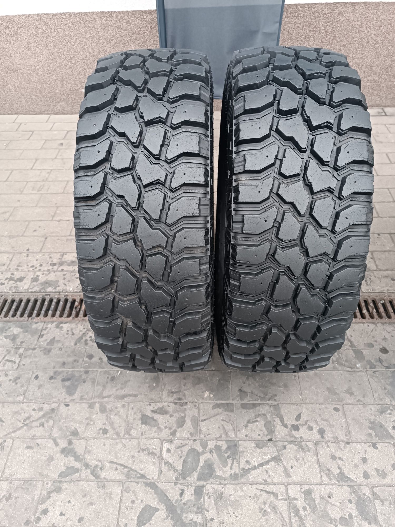 265/70R17  Nokian Rockproof