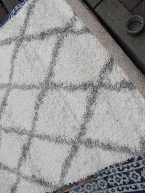 nuLOOM  geometryczny dywan Shanna Shaggy 120x180cm