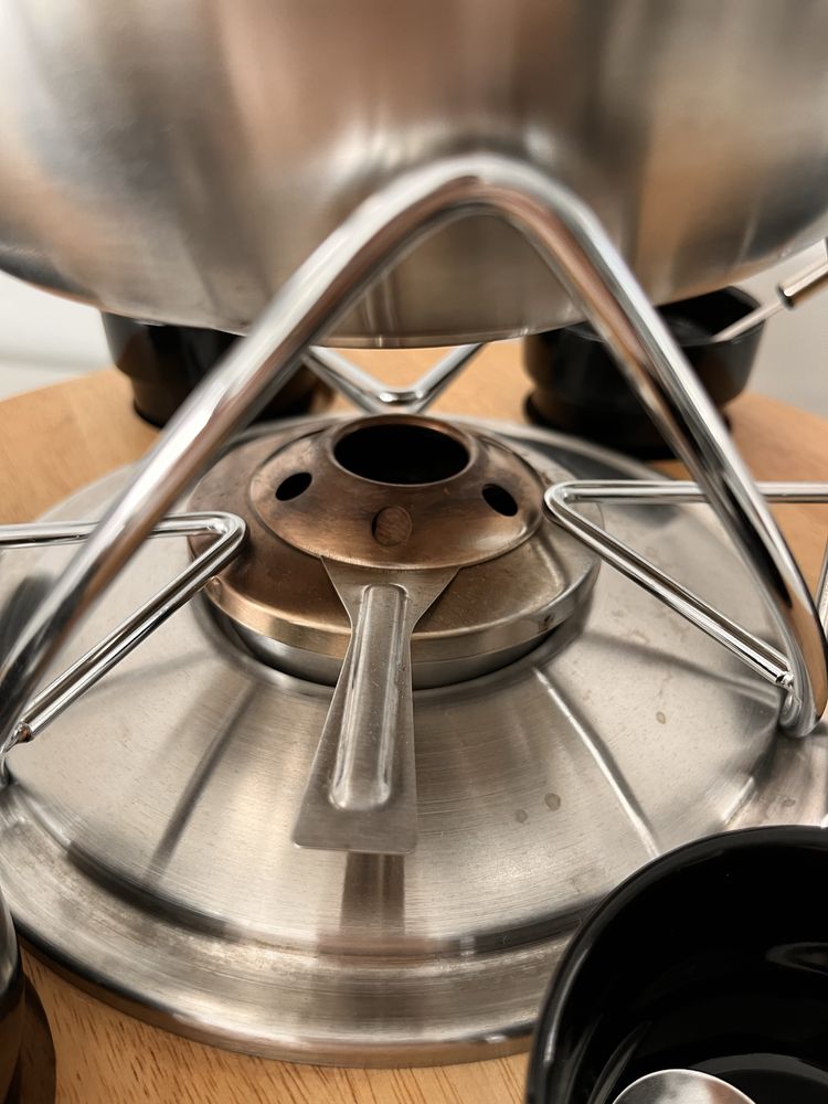 Fondue em inox com base giratória