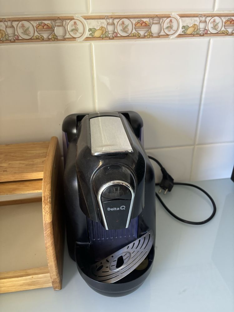 Máquina de café delta q