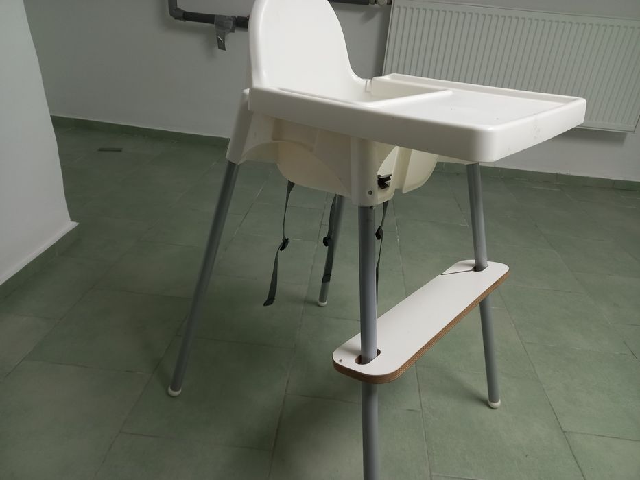 Krzesełko do Karmienia IKEA  z podnóżkiem