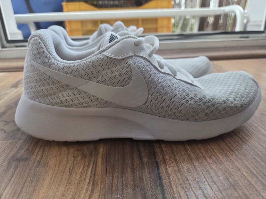NIKE Tanjun GS białe