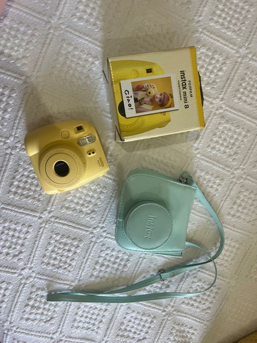 Máquina Instax mini 8 cor amarela