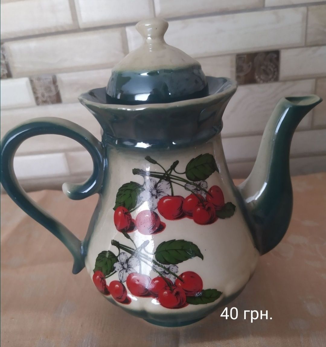 Чайні, кофейні сервізи, чашки, заварники