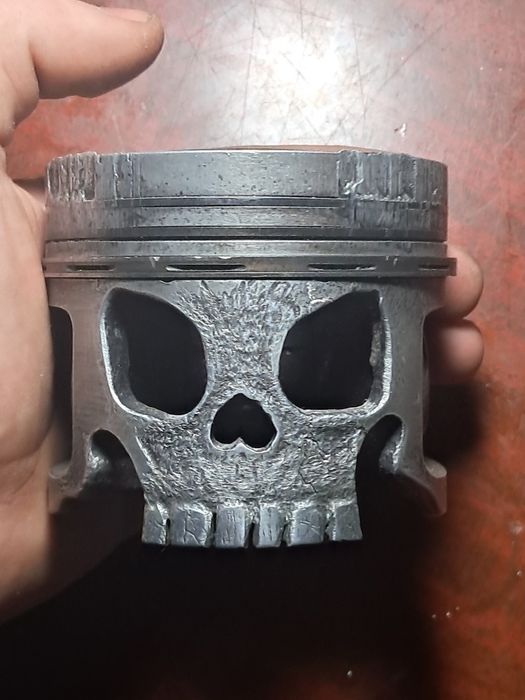 Статуэтка из поршня