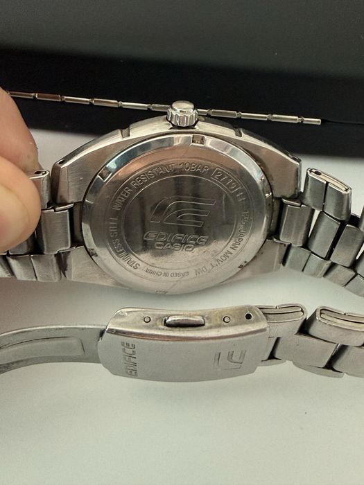 Чоловічий годинник Casio