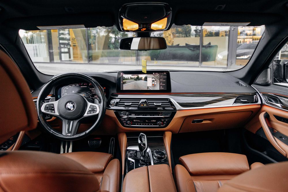 Wynajem BMW m550i 550km 4.4 V8 -  głośny wydech