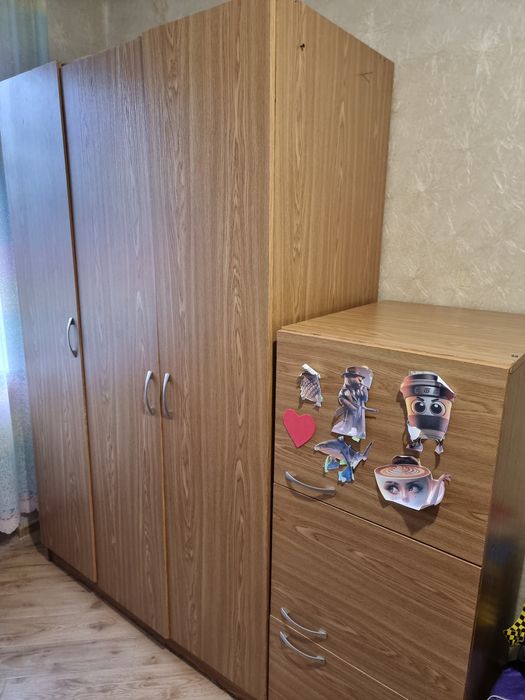 Віддам безкоштовно шафу