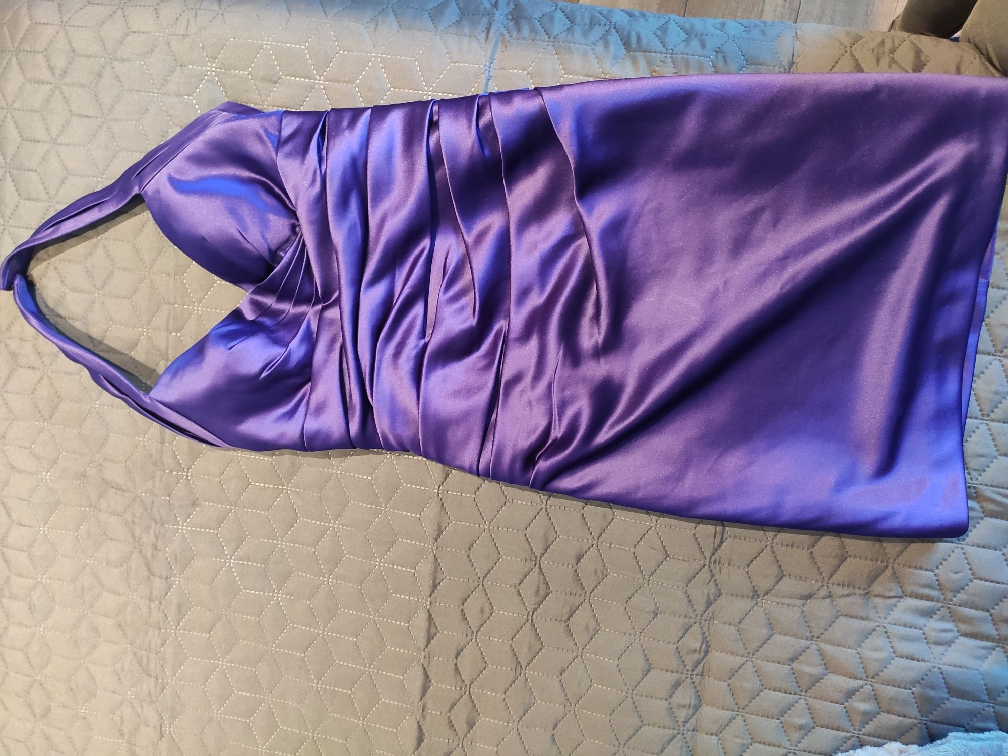 Sukienka fioletowa obcisła olowkowa - wesele, studniówka