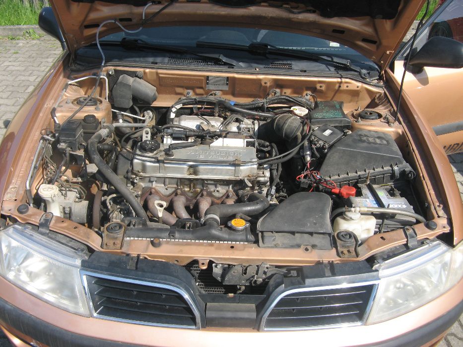 Mitsubishi Carisma 1,6 benzyna 2002r. na czesci