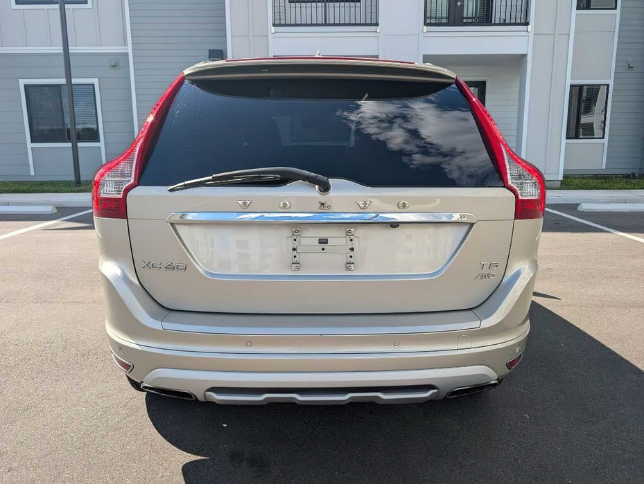 Volvo XC60 T5 Dynamic      2017