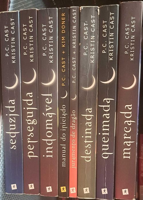 Livros de romance e ficção